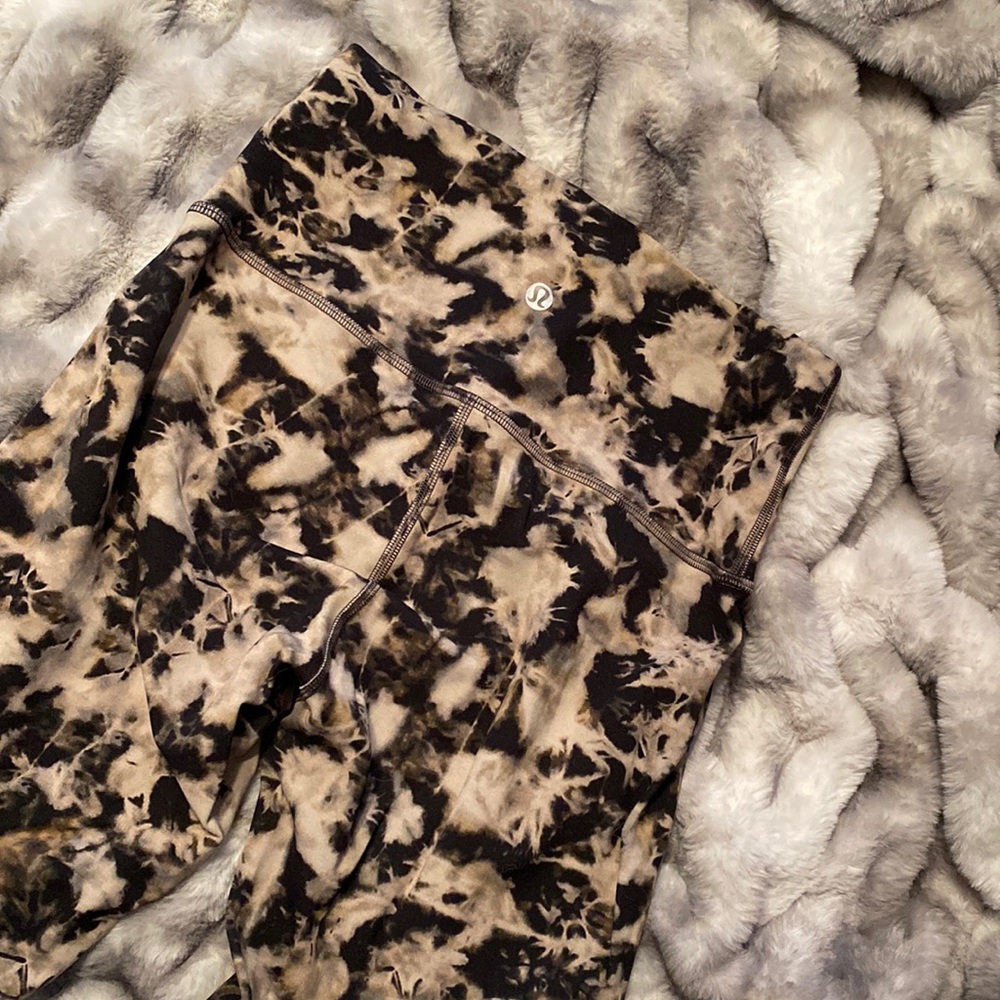 Lululemon wunder under